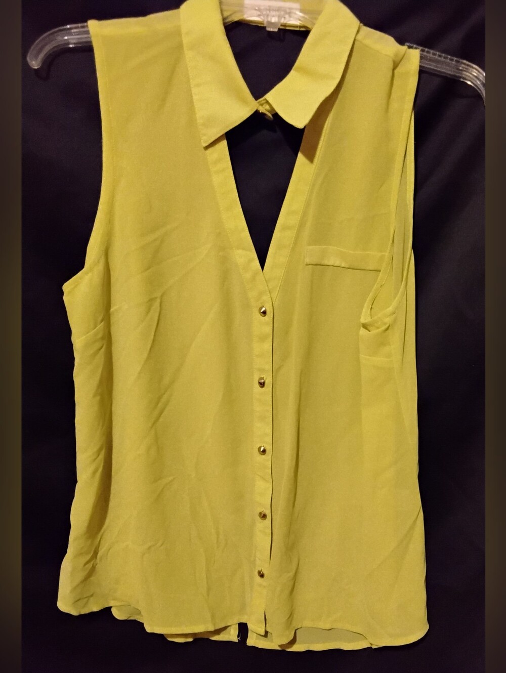 Love Tree Sleeveless Collared  Spike Goldtone Button-Front Blouse - Lime Green